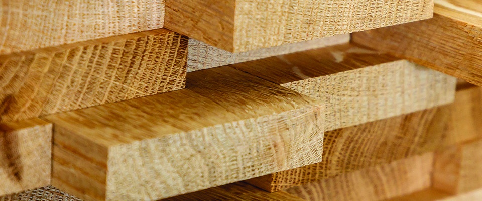 close-up-stack-of-timber