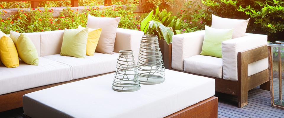 backyard-deck-with-modern-furniture-bathed-in-sunlight